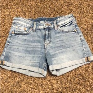 Women’s H&M denim shorts, size 4.
